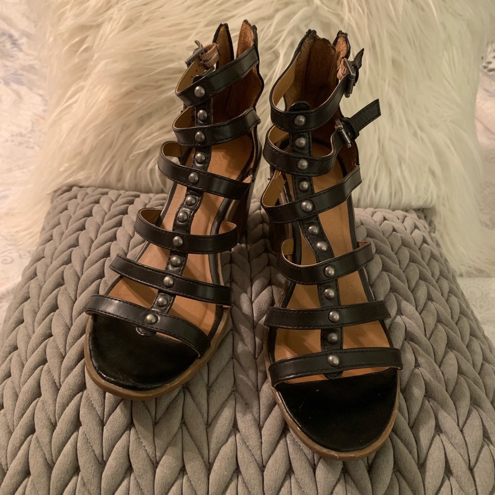 Heeled sandals